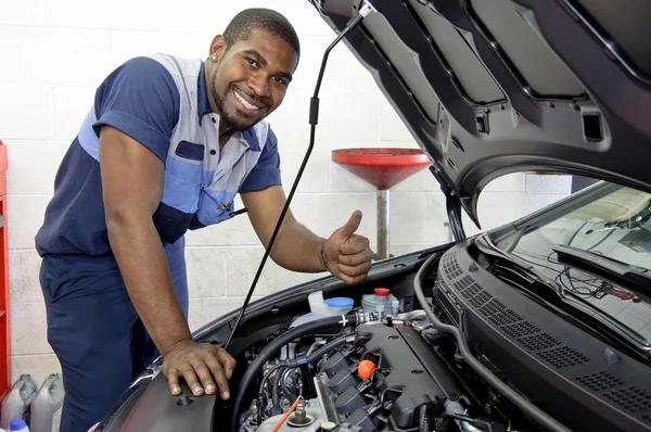 What Sets a Good auto repair shop mooresville Apart