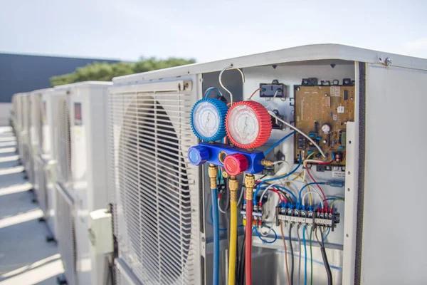 How to Diagnose an AC That Randomly Turns Off